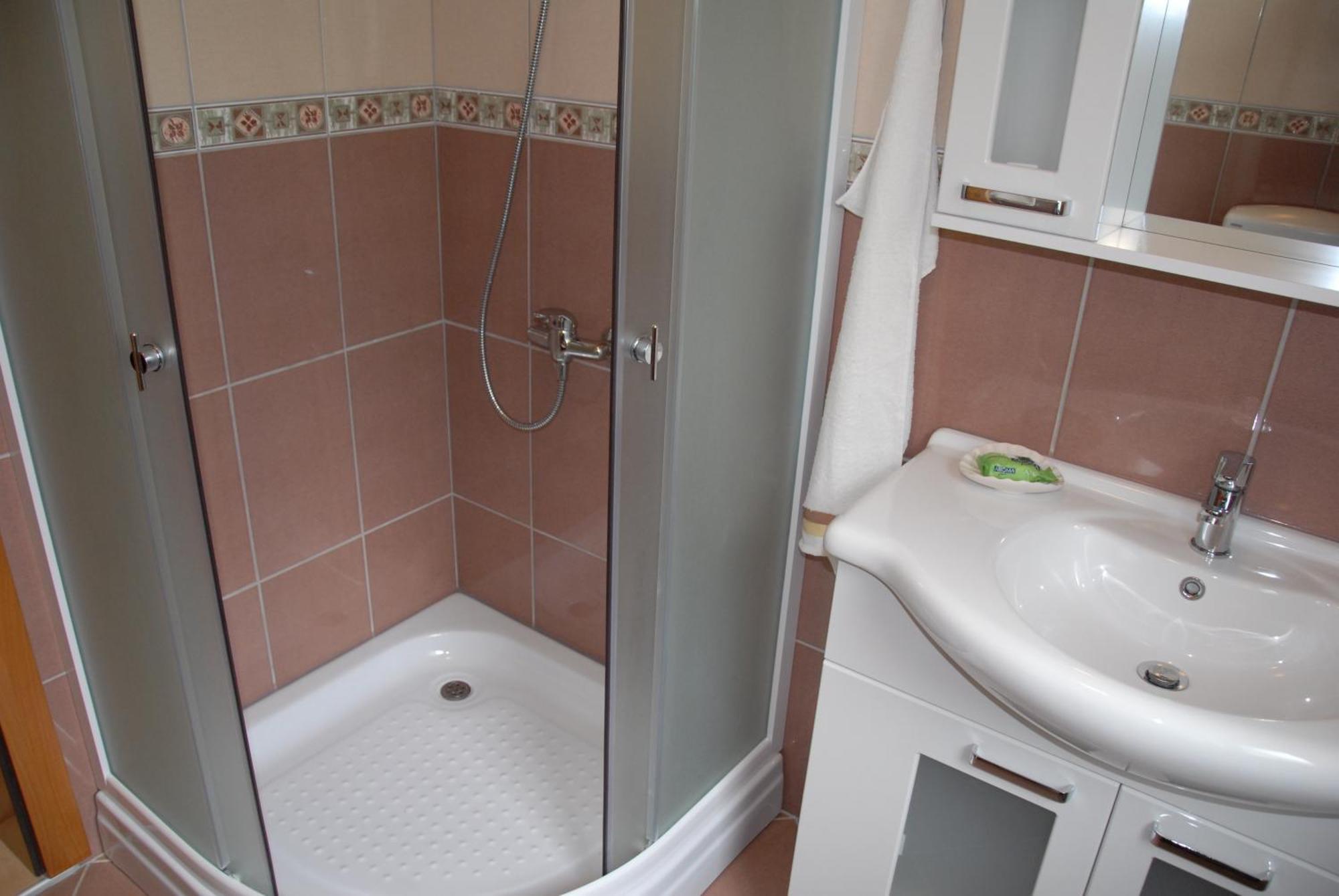 Guest House Evropa 2 อุลซิน ภายนอก รูปภาพ
