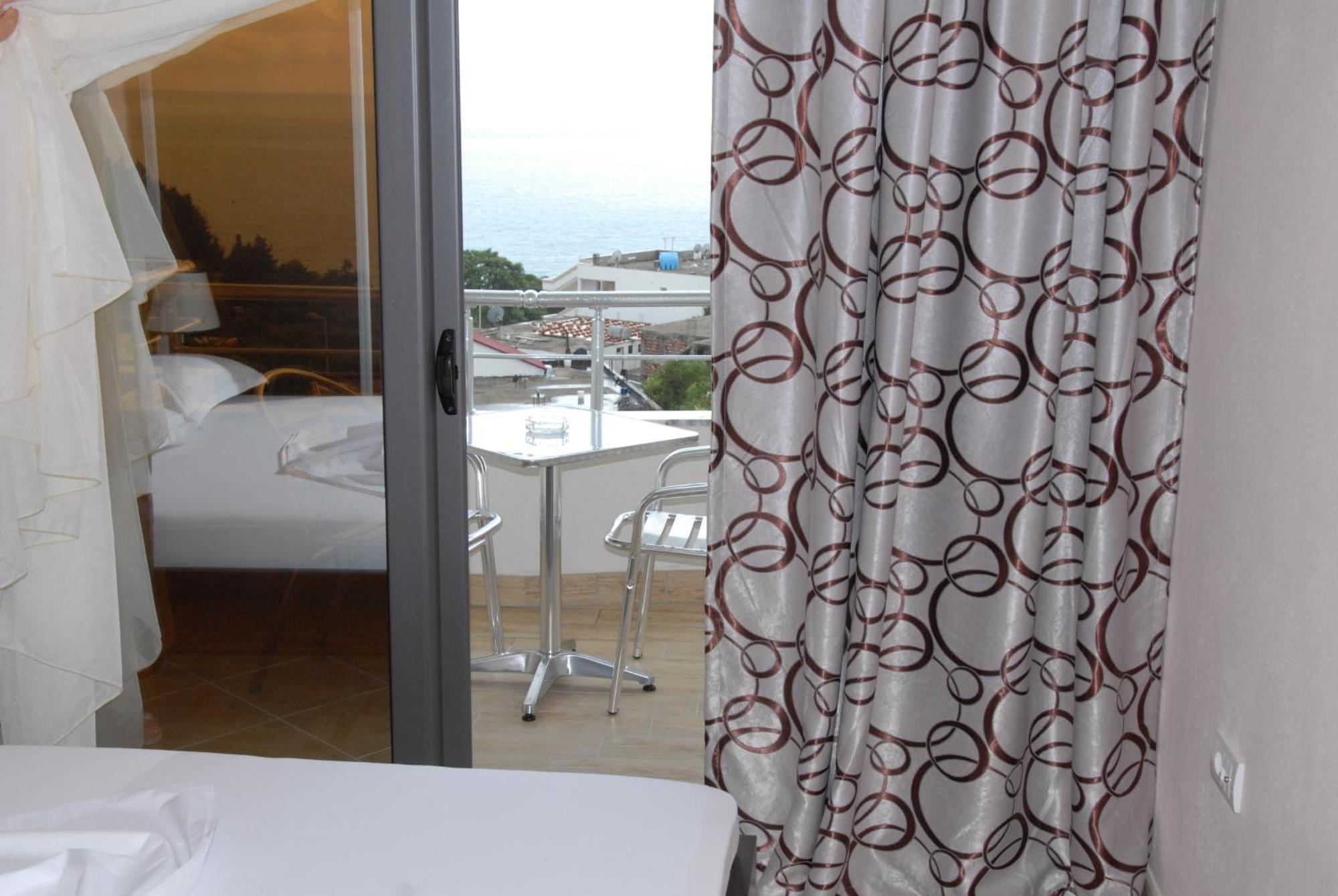 Guest House Evropa 2 อุลซิน ภายนอก รูปภาพ