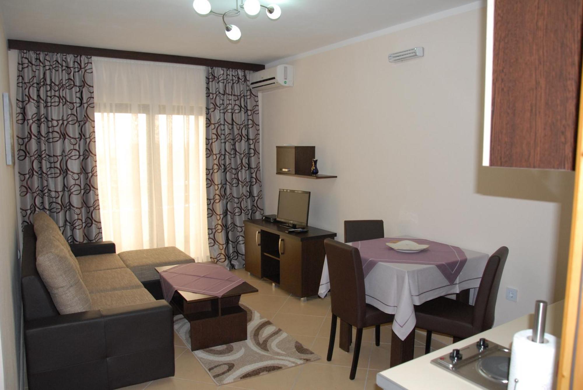 Guest House Evropa 2 อุลซิน ภายนอก รูปภาพ