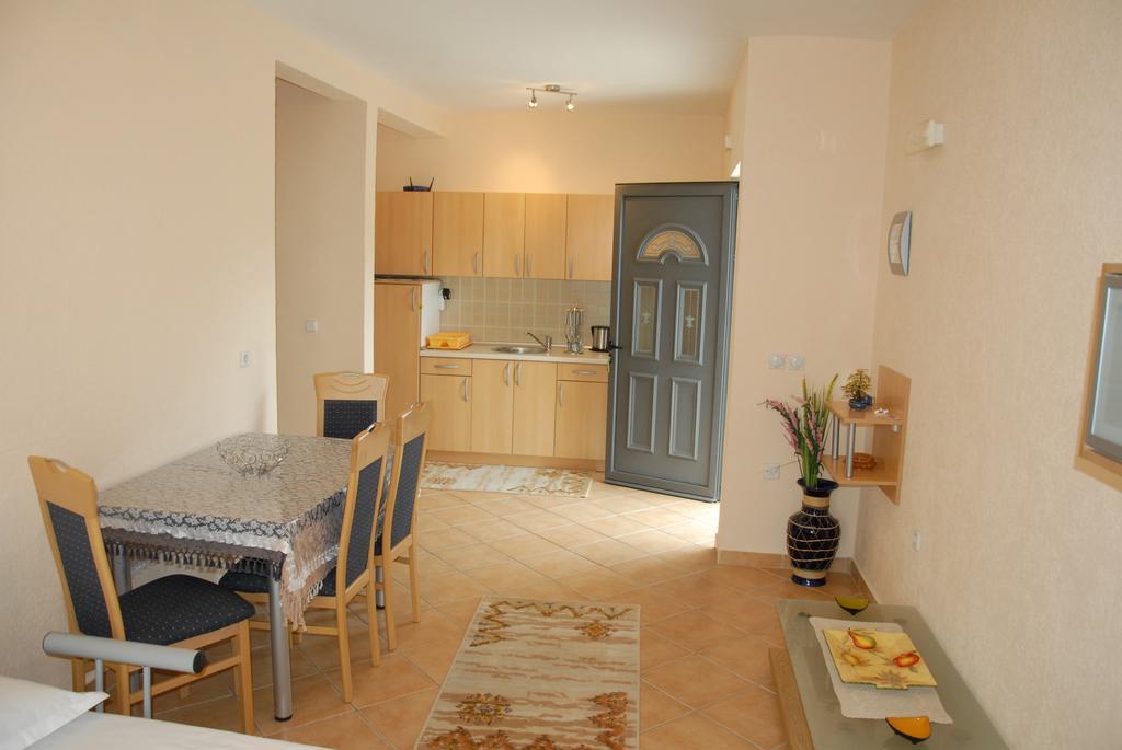 Guest House Evropa 2 อุลซิน ห้อง รูปภาพ