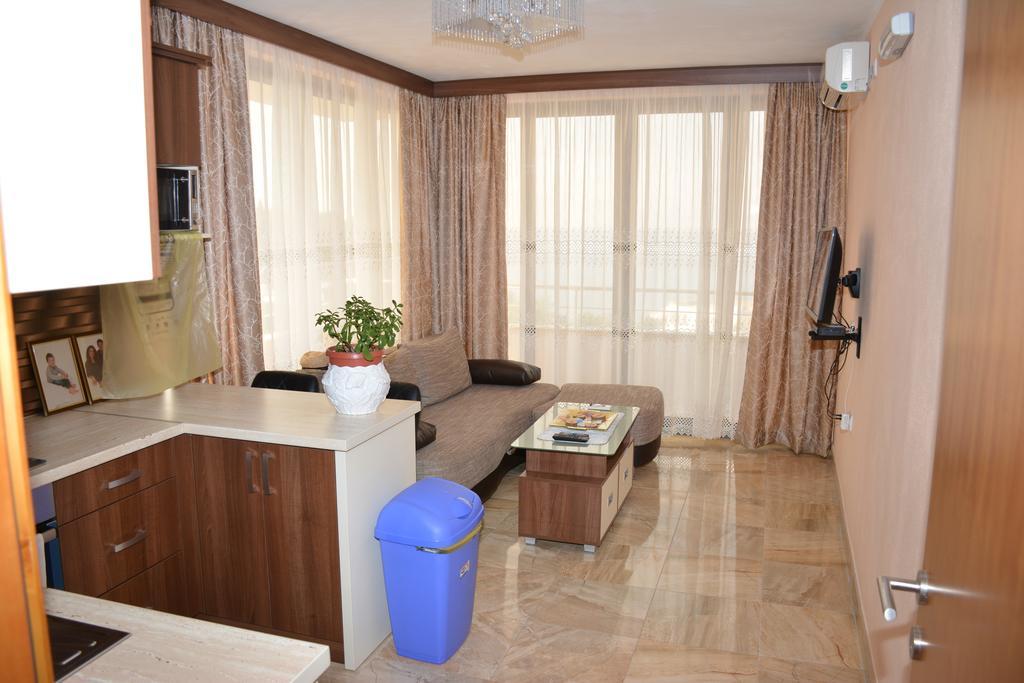 Guest House Evropa 2 อุลซิน ภายนอก รูปภาพ